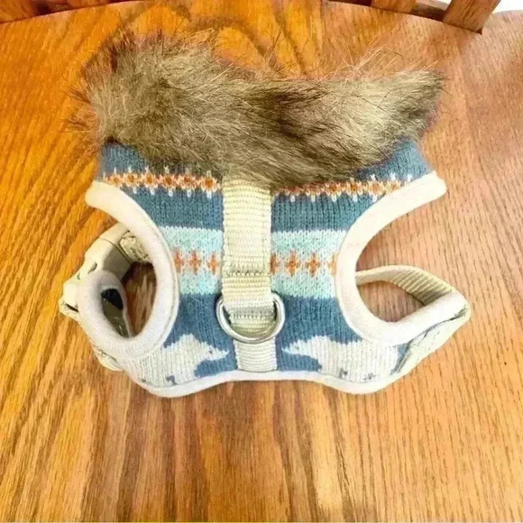 🌈 6/$60, Soft Padded Dog Harness XS Faux Fur Polar Bear Adjustable Blue Beige - Picture 7 of 7